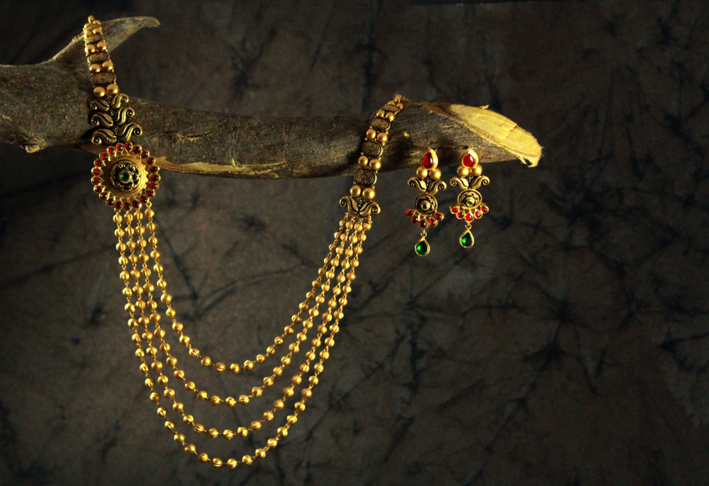 Buy 22k gold jewellery for anniversary