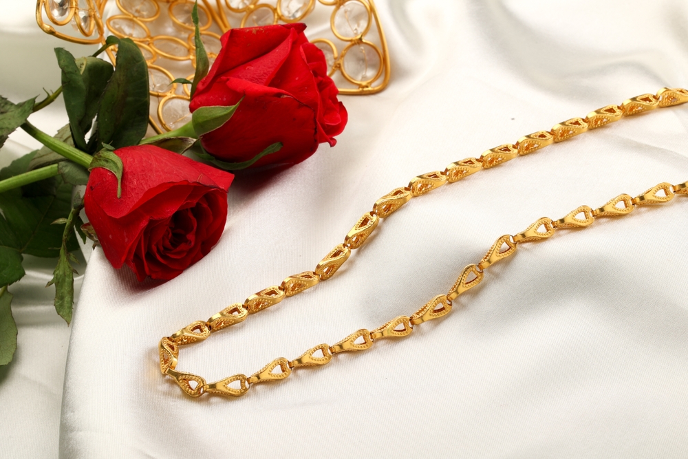 Buy simple gold chain for daily wear