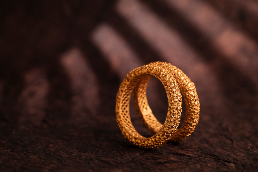 Buy traditional 22k gold bangles india