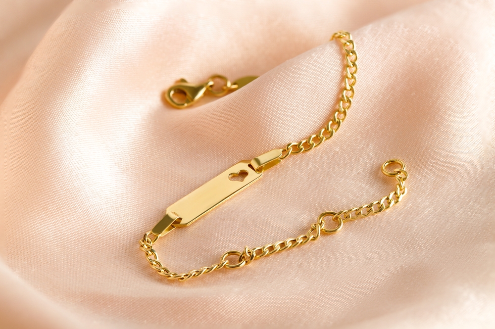 anniversary gold bracelet for wife
