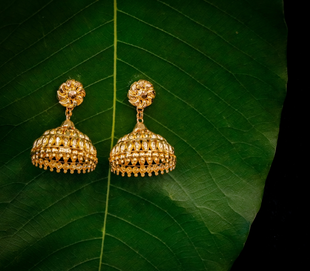 buy 18k gold earring in rajkot