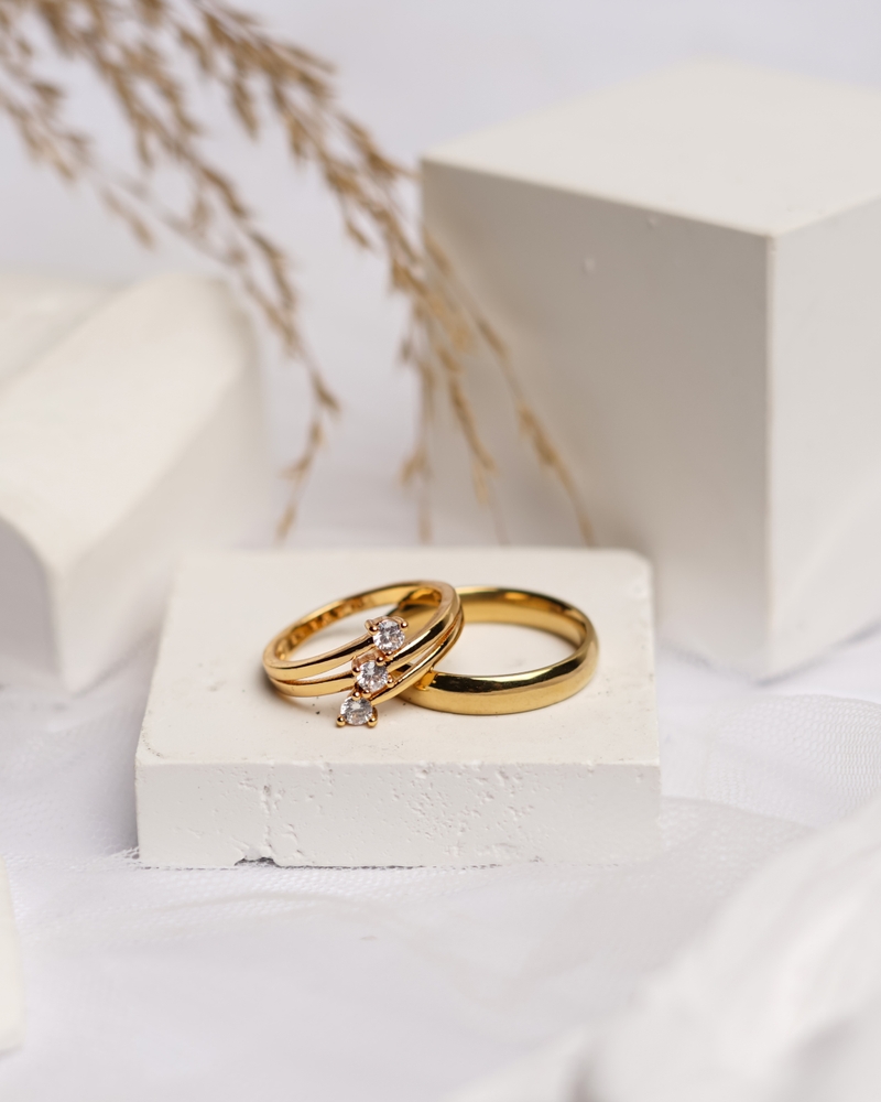 gold engagement rings for couple