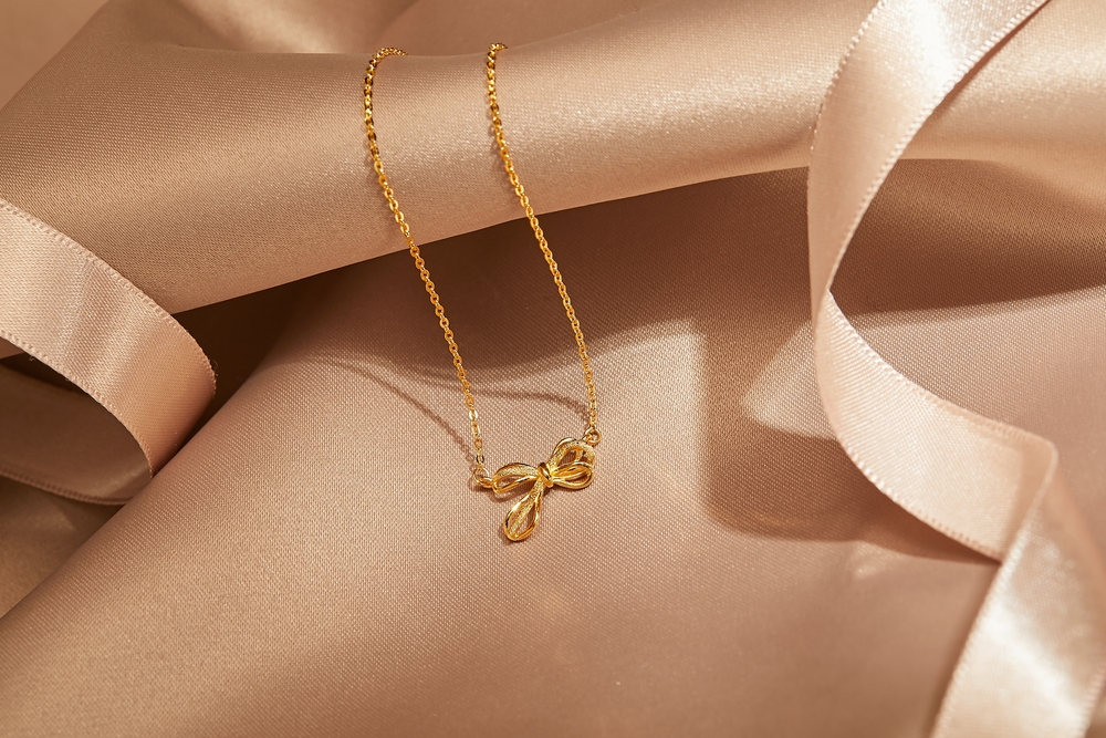 gold pendant for women
