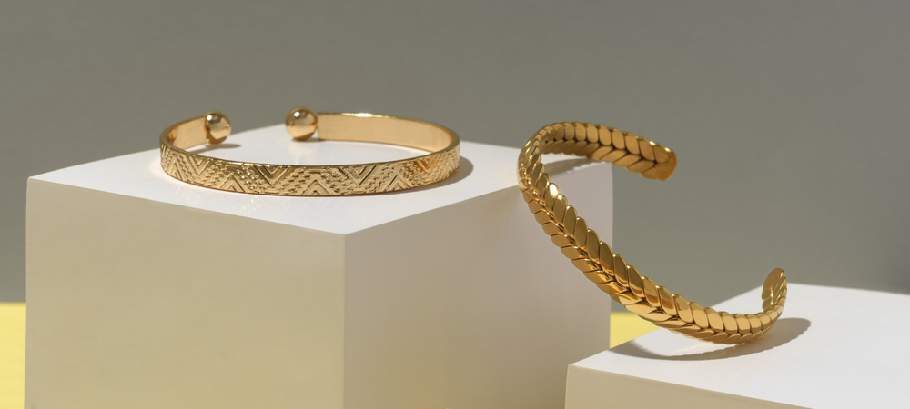 simple gold bracelet for daily wear