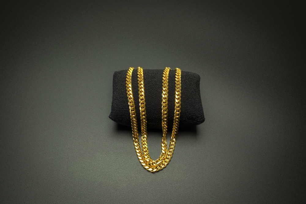 simple gold chain for everyday wear